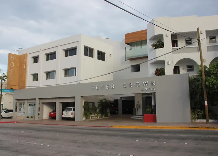 Seven Crown Express & Suites By Kavia