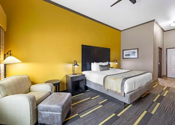 Best Western Plus Emerald Inn & Suites