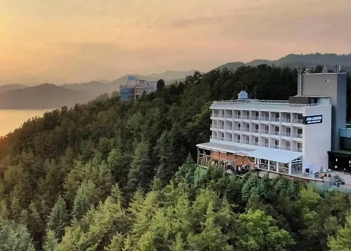 Asia Lakeside Hotel