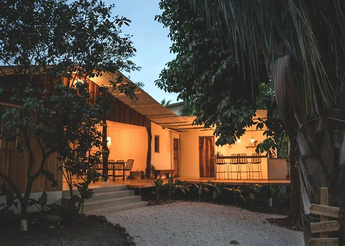 Cuatro Vientos Lodge & Apartments - Santa Teresa, Cr