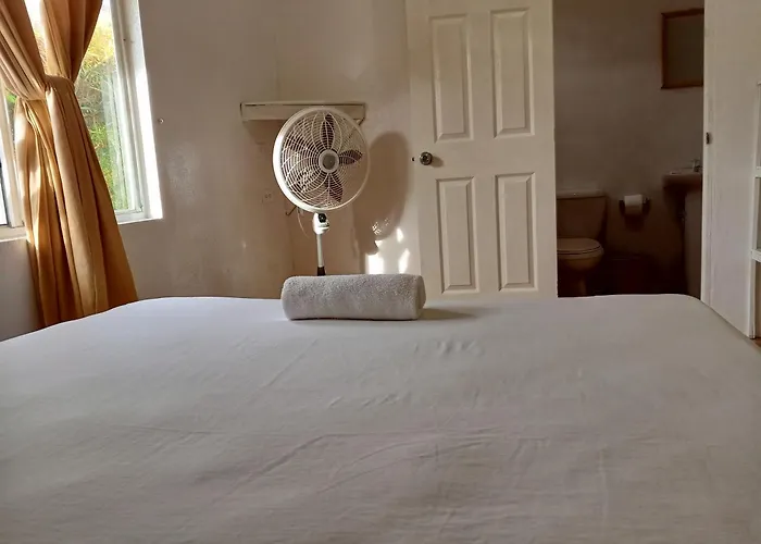 Christina'S Guest House Official