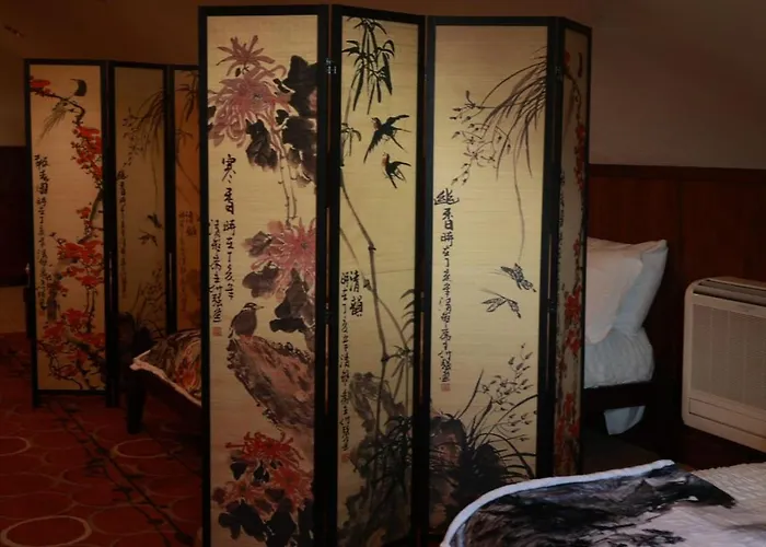 Chateau Connellsville Serenity Terrace Suite