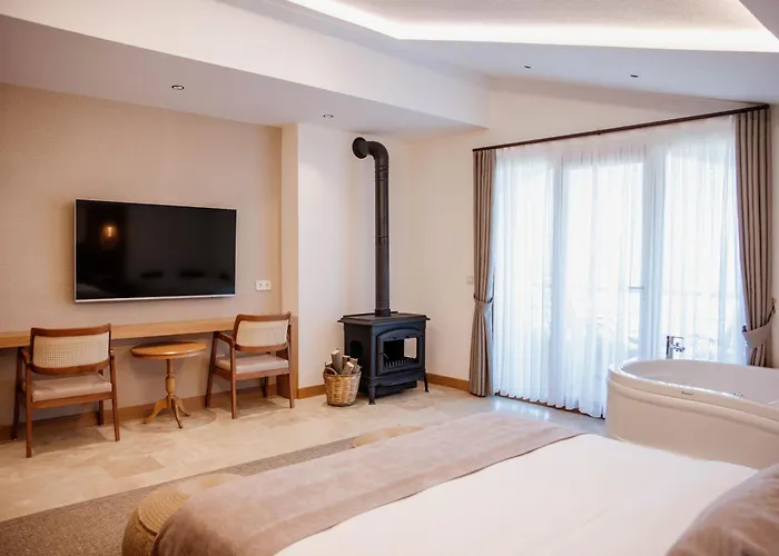 Villaqua Boutique Hotel