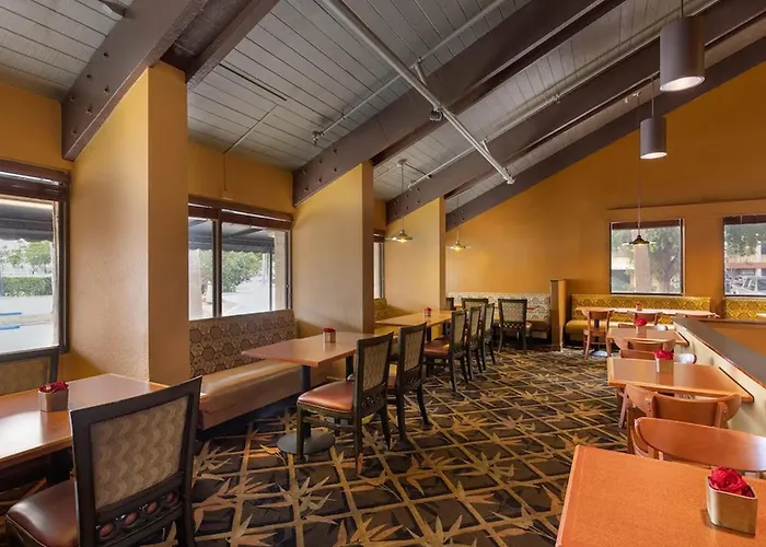 88 Palms Hotel & Event Center