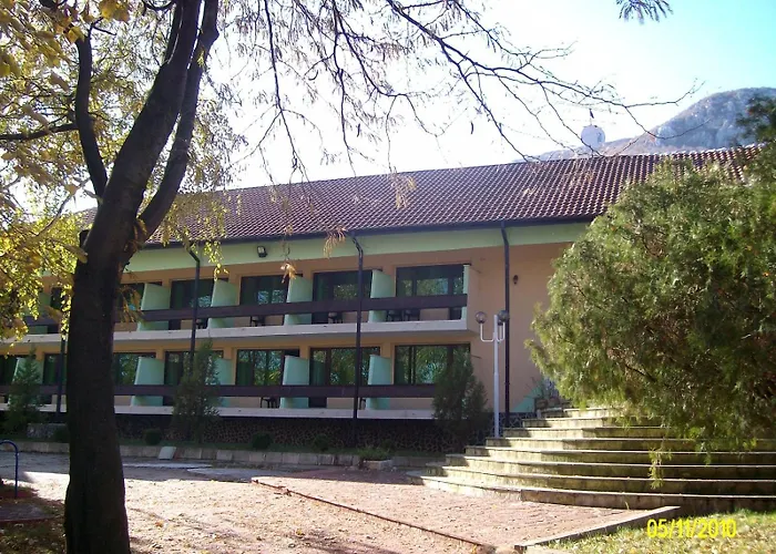 Hotel Genesis