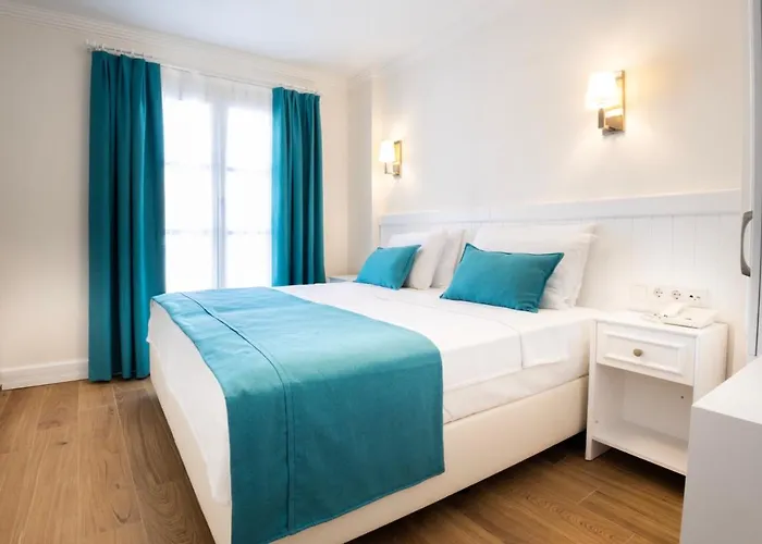 Kairos Hotel