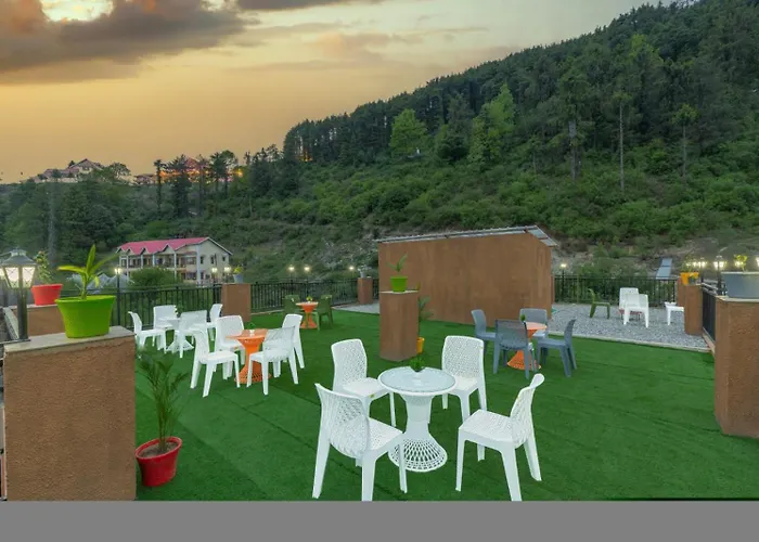 The Mountains Breeze Retreat I Couple Friendly I Balcony I Charvi Retreat I Kufri By Exotic Stays