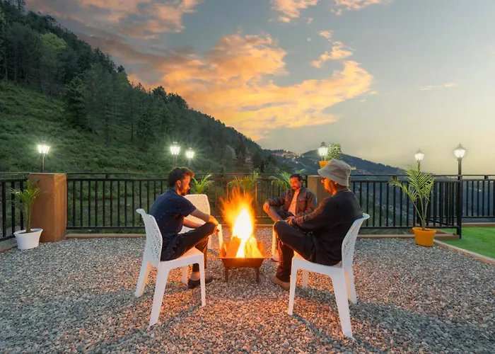 The Mountains Breeze Retreat I Couple Friendly I Balcony I Charvi Retreat I Kufri By Exotic Stays