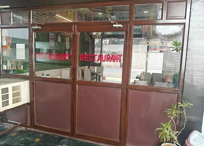 Hotel Sidhartha Walking Distance From Tajmahal