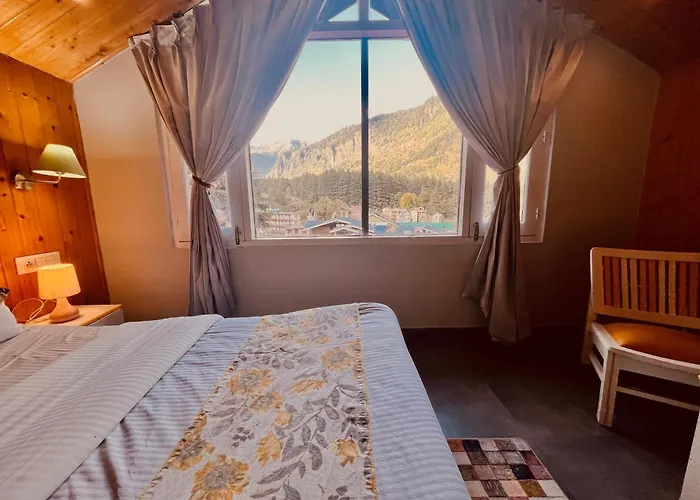 Ganga Lodge - Affordable Luxury Stay Near Mall Road Manali