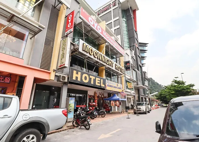 Moon Night Hotel Batu Caves