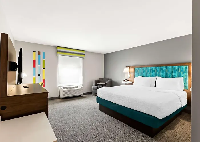 Hampton Inn & Suites Canton