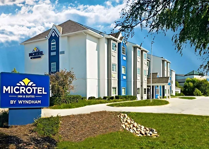 Microtel Inn & Suites By Wyndham Bluffs