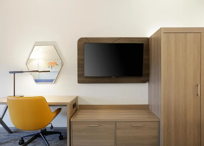 Holiday Inn Express Layton - I-15 By Ihg