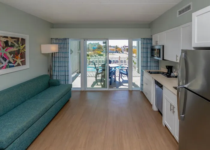 Commander Hotel&Suites