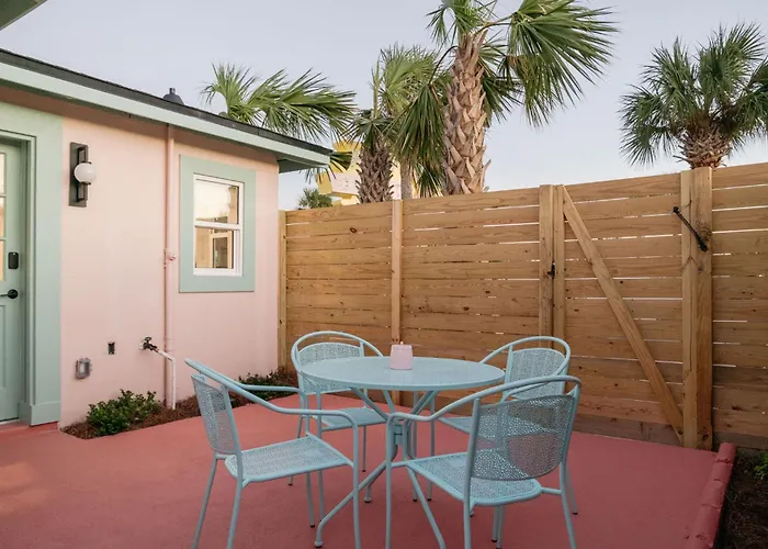Haley'S Court Boutique Motel