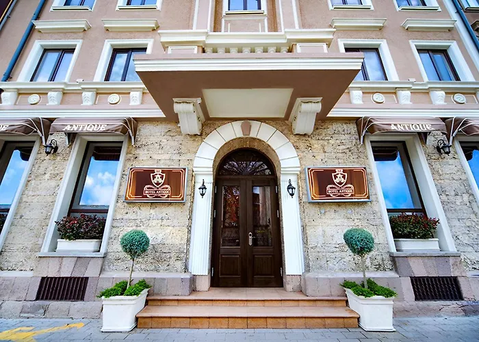 Hotel Antique - Free Private Parking