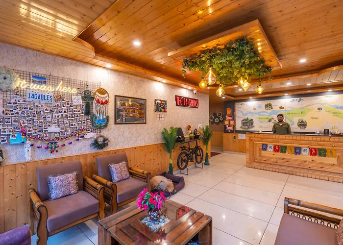 The 14 Gables, A Boutique Stay, Manali - Pet Friendly - Balcony Rooms - Crown Palace
