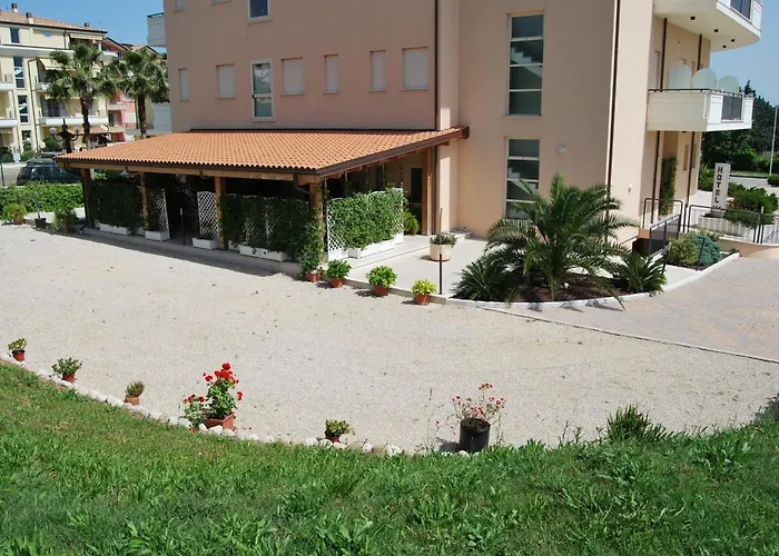 Eu Ropa Hotel