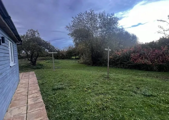 Spacious Riverside View Bungalow