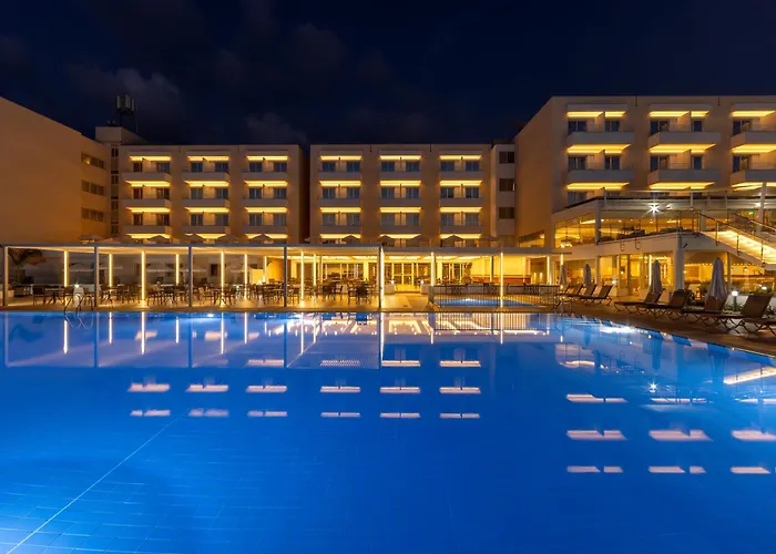 Queens Bay Hotel