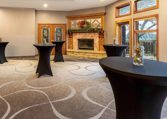 Riverview Inn & Suites, An Ascend Collection Hotel