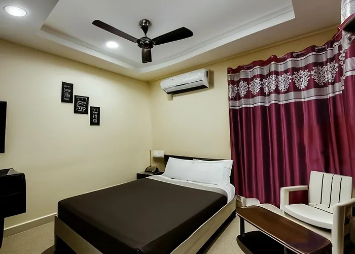 Hotel Abedrooms- Budget Stay Thanjavur