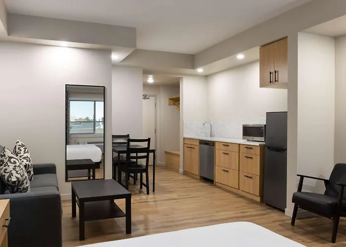 Baymont By Wyndham West Edmonton