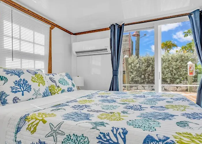 Key Colony Aqua Lodges