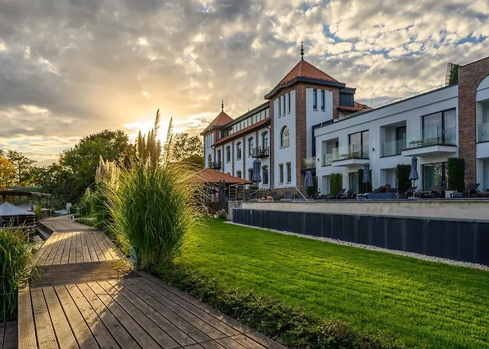 Bordur Wellness Hotel Superior Es Szonyegmuzeum