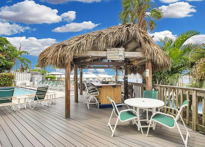 Eleuthera - 2X2 Fully Updated Old Town Waterfront Corner Condo