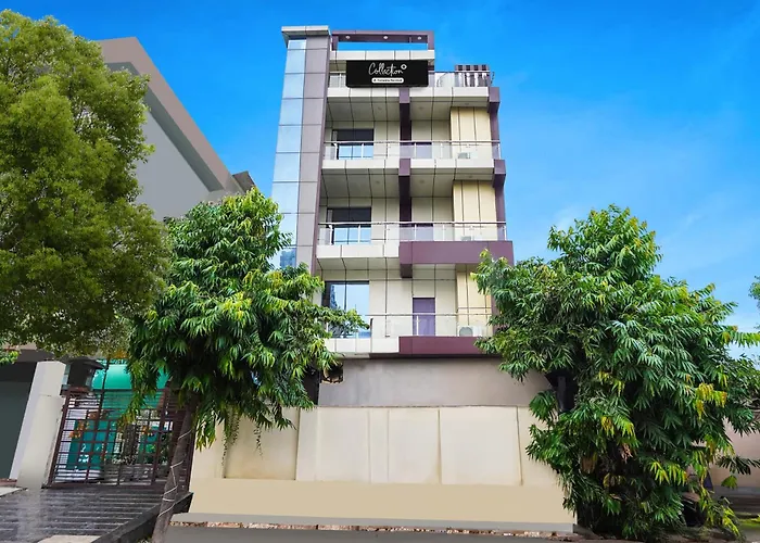 Collection O Sector 117 Noida