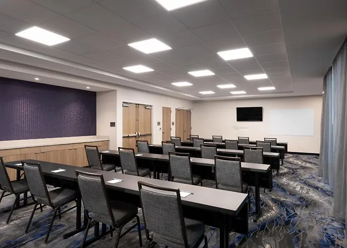 Fairfield By Marriott Inn & Suites Omaha At Mh Landing