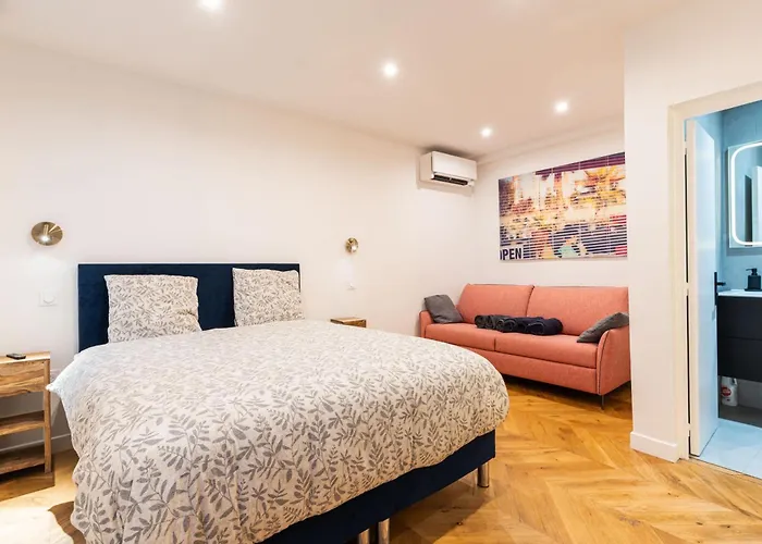 Town House Nation, Bastille, Ac By Lcc Agency