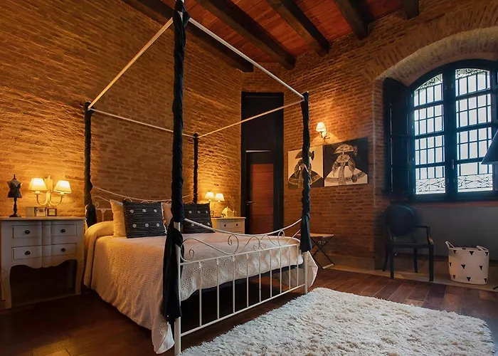 Castillo De Monte La Reina Posada Real & Bodega