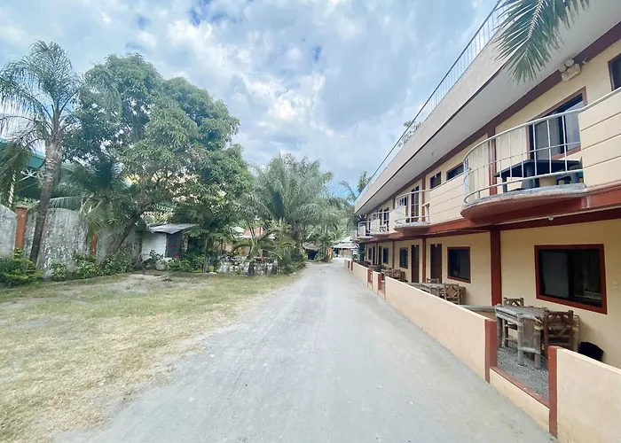 Reddoorz Hostel At Megans Paradisio Beach Resort
