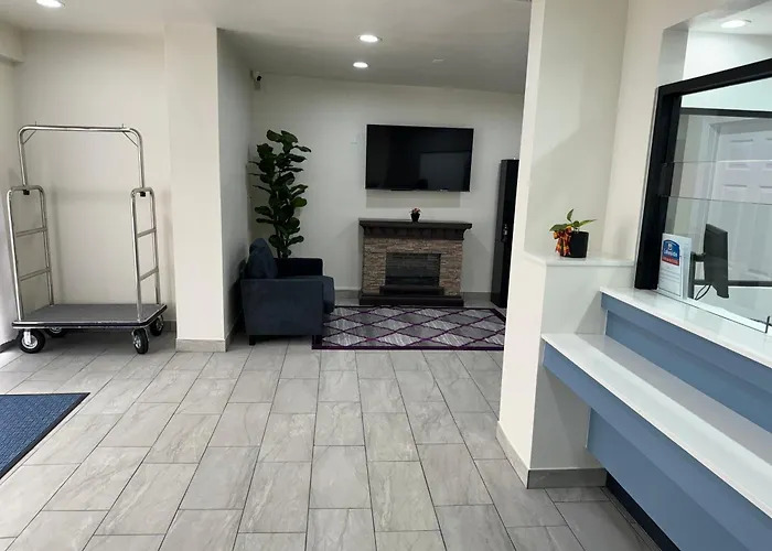 Lakeside Inn And Suites