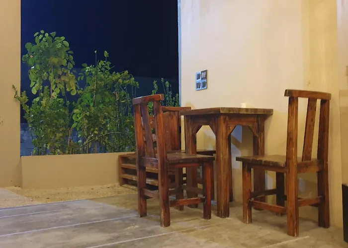 Dhiffushi Tourist Hotel