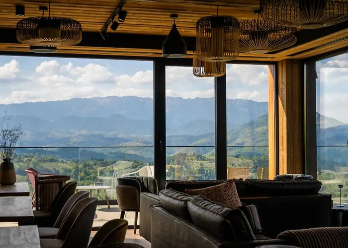 The Pines Bucegi Lodge