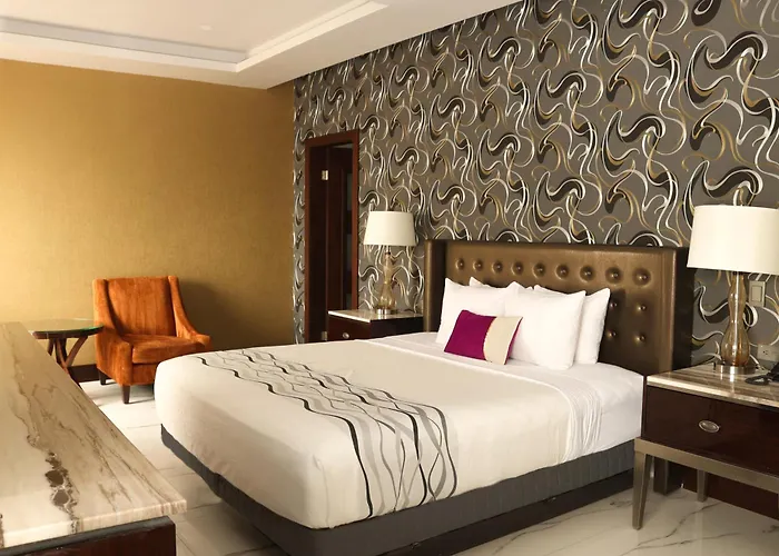 Hotel West Plaza