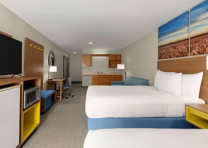 Days Inn By Wyndham Hillsboro