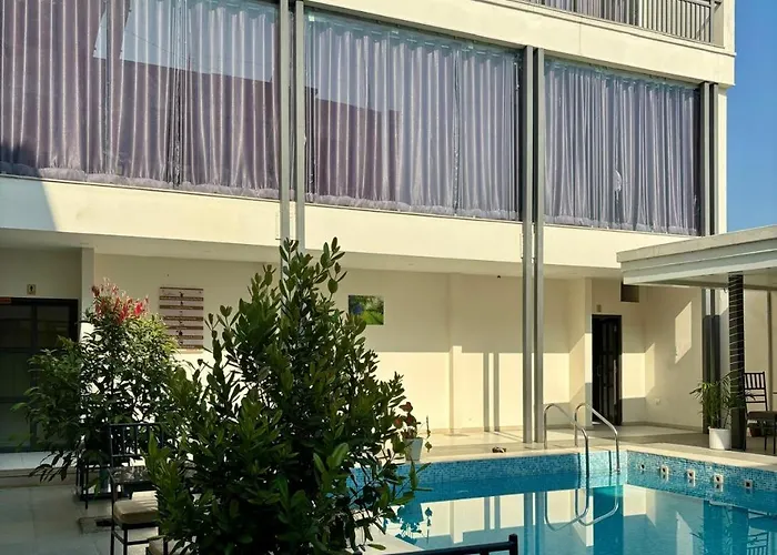 Hotel Gulmohar