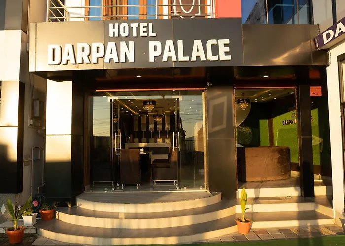 Hotel Darpan Palace