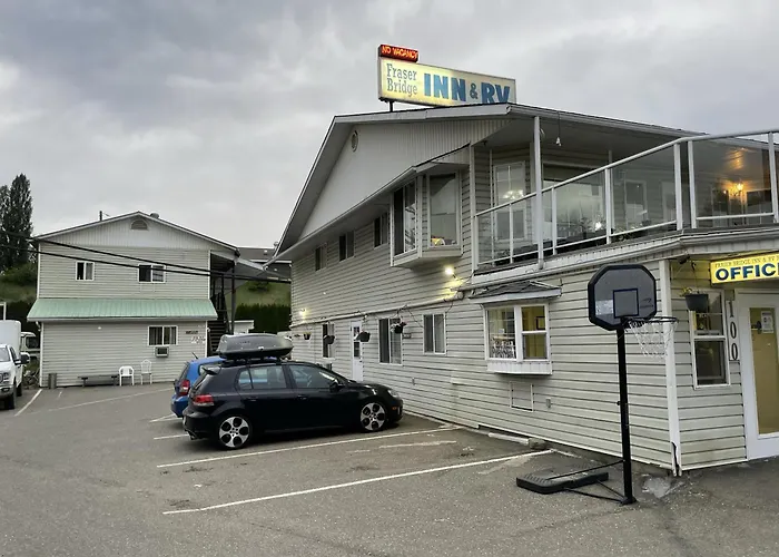 Fraser Bridge Inn