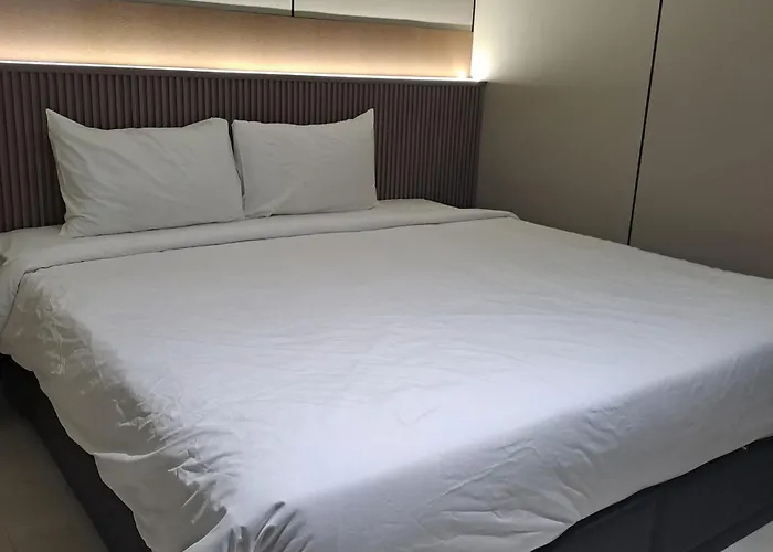 Urban Inn, Myra Meranti