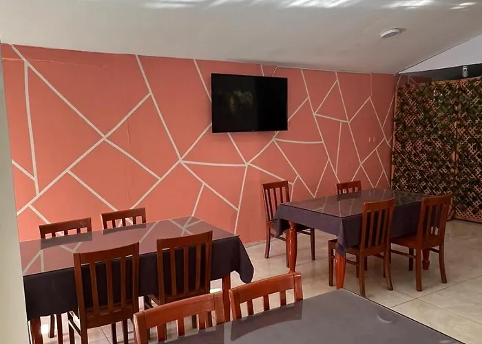 Rose Hotel
