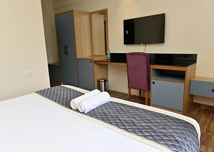 Hometown Sharu'S Inn A Luxury Hotel