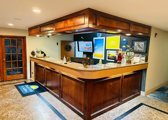 Days Inn & Suites By Wyndham Brinkley