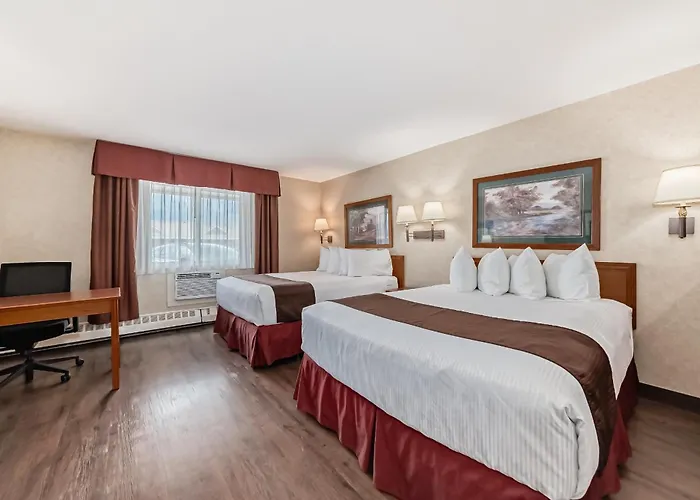 Stony Plain Inn & Suites