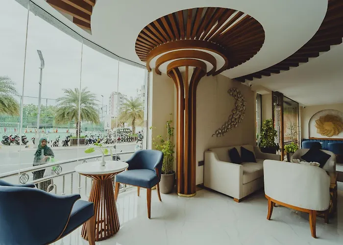 Umet Seaview Hotel With Free Airport Pick Up And Drop T&C Apply